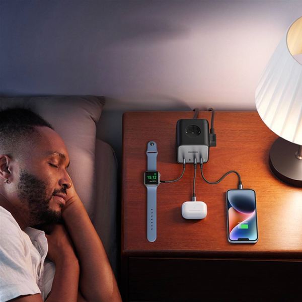 Зарядний пристрій UGREEN CD268 DigiNest Cube 65W (2xUSB-C + 2xUSB-A, 3xAC) з підтримкою GaN III